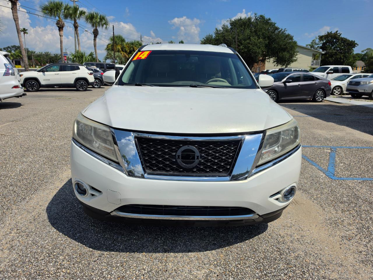 Nissan Pathfinder 2WD 4dr SL 2014