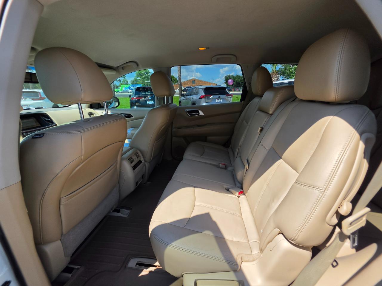Nissan Pathfinder 2WD 4dr SL 2014