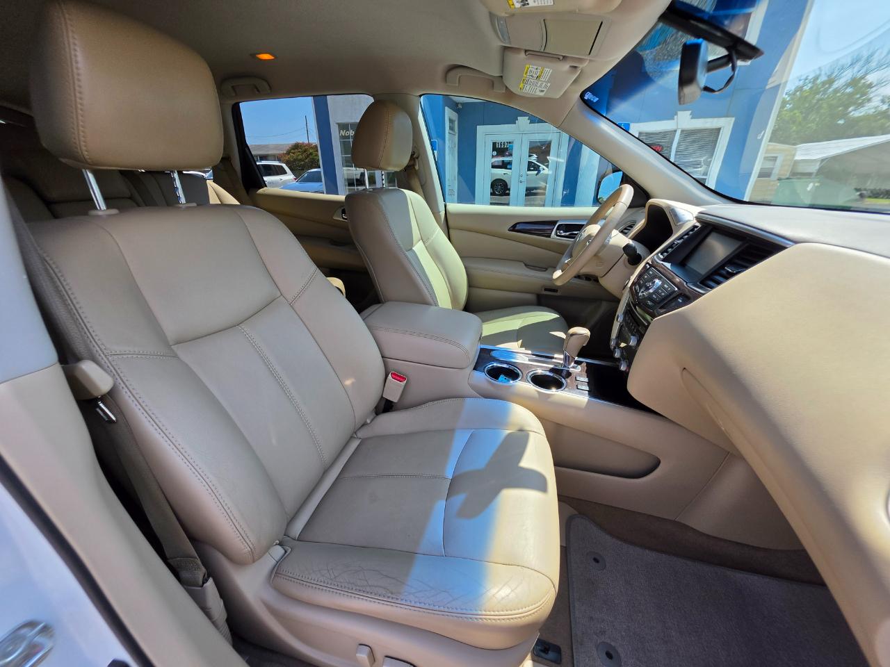 Nissan Pathfinder 2WD 4dr SL 2014