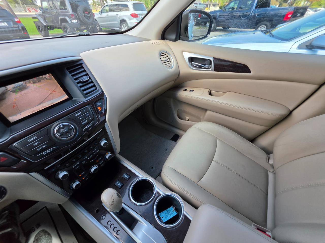 Nissan Pathfinder 2WD 4dr SL 2014