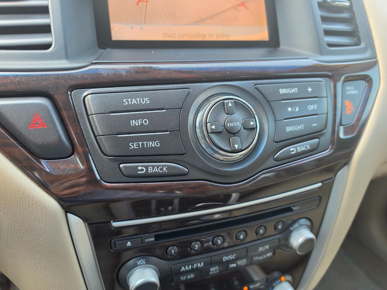 Nissan Pathfinder 2WD 4dr SL 2014
