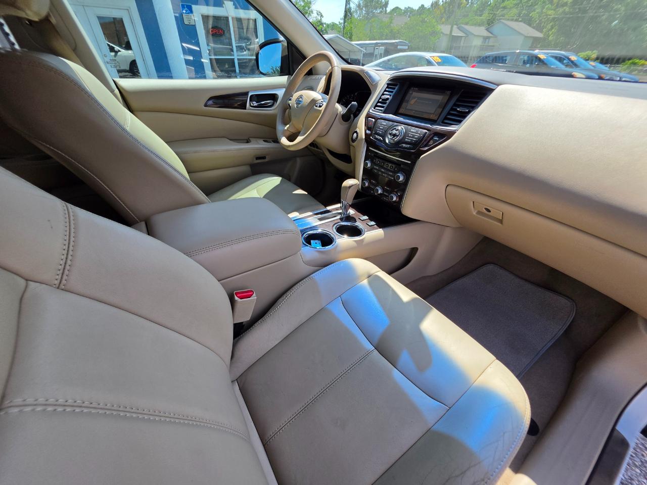 Nissan Pathfinder 2WD 4dr SL 2014