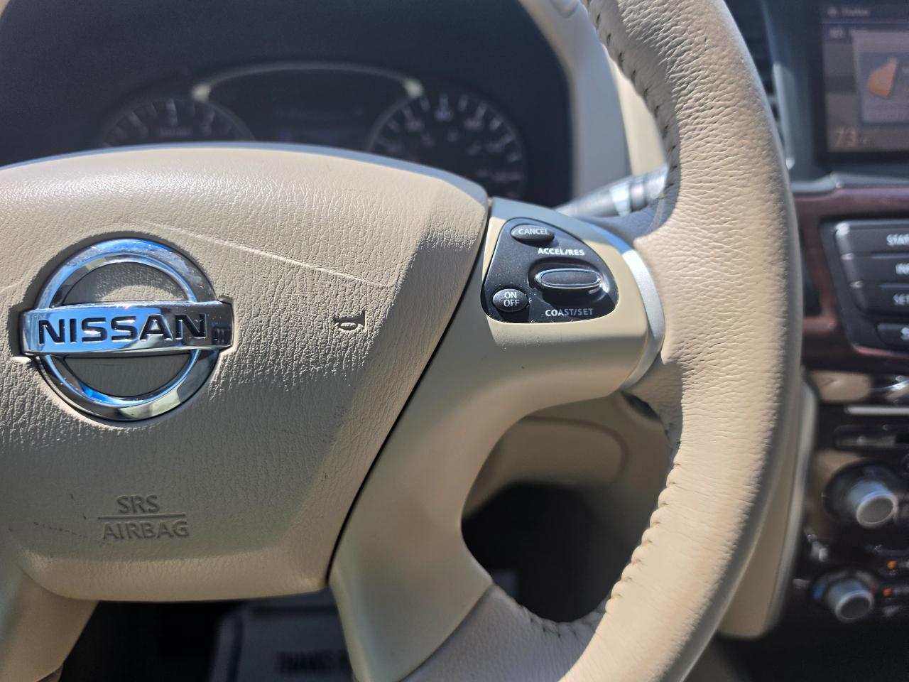 Nissan Pathfinder 2WD 4dr SL 2014