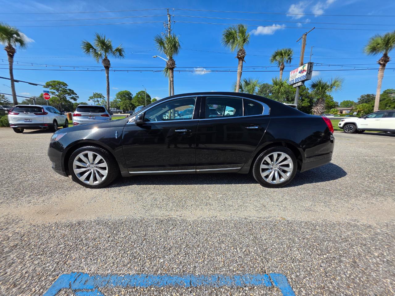 Lincoln MKS 4dr Sdn 3.7L FWD 2013