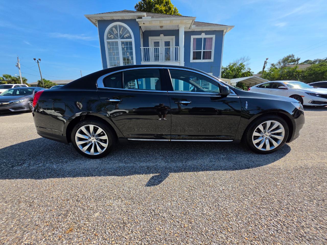 Lincoln MKS 4dr Sdn 3.7L FWD 2013