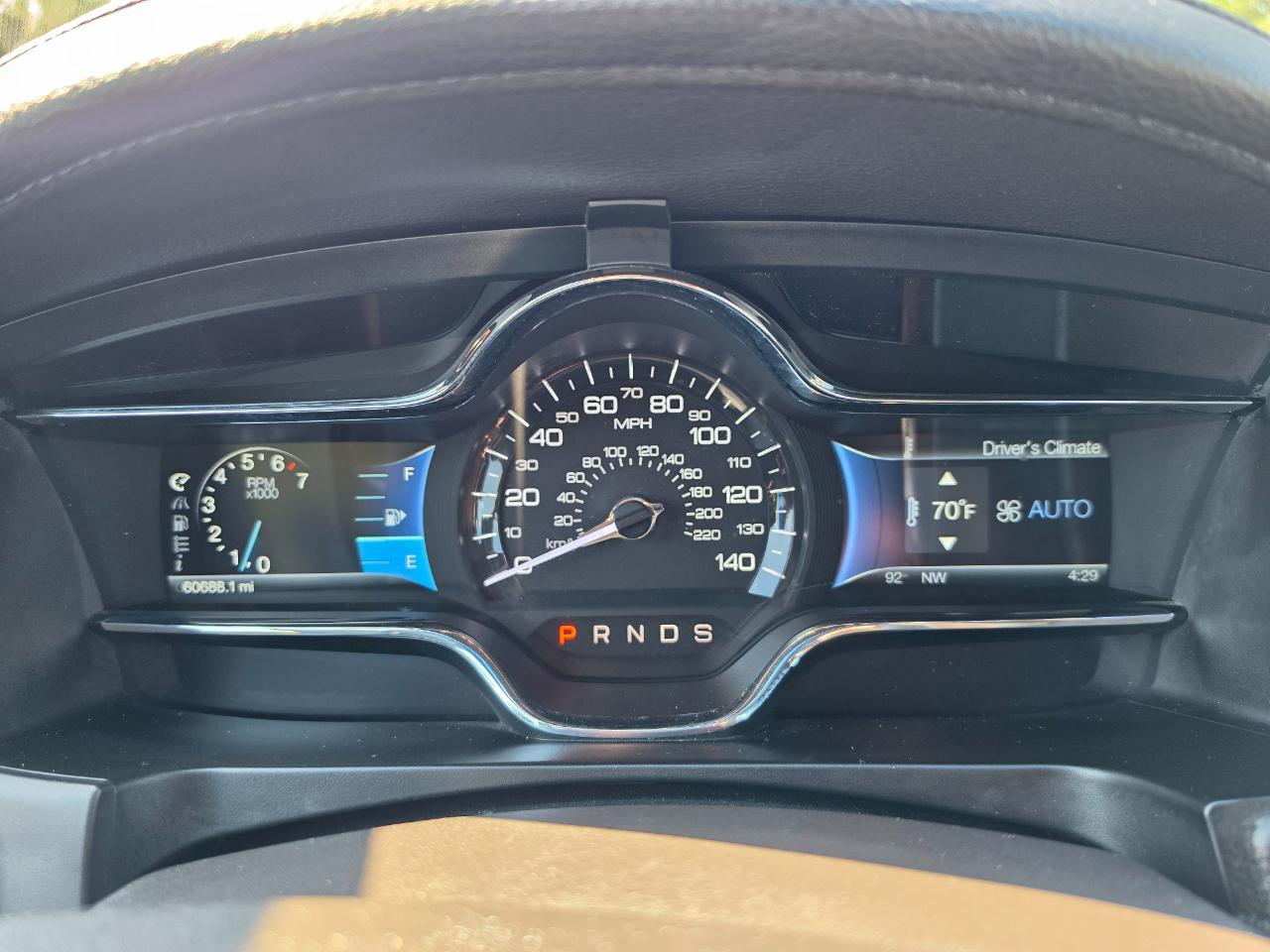 Lincoln MKS 4dr Sdn 3.7L FWD 2013