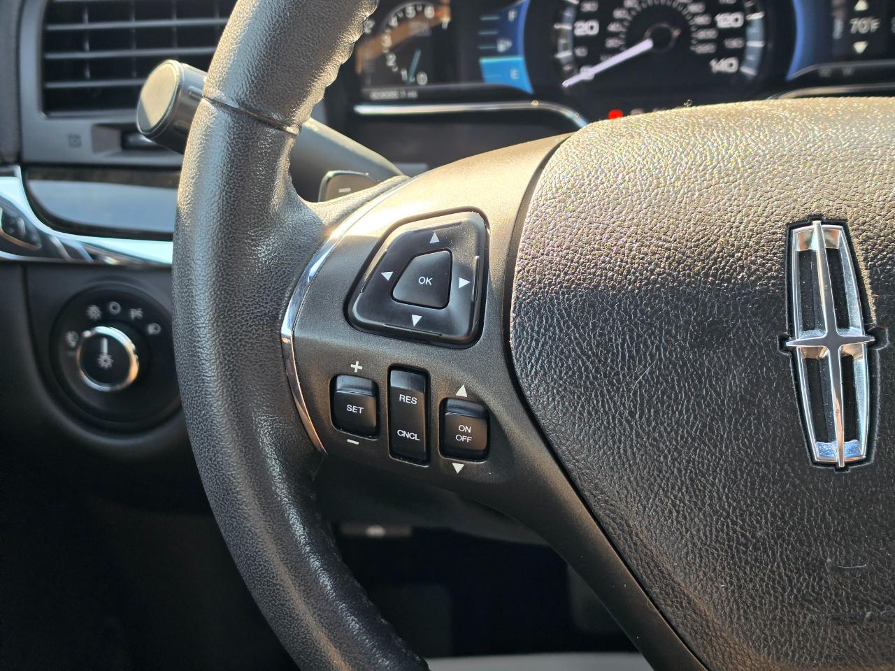 Lincoln MKS 4dr Sdn 3.7L FWD 2013