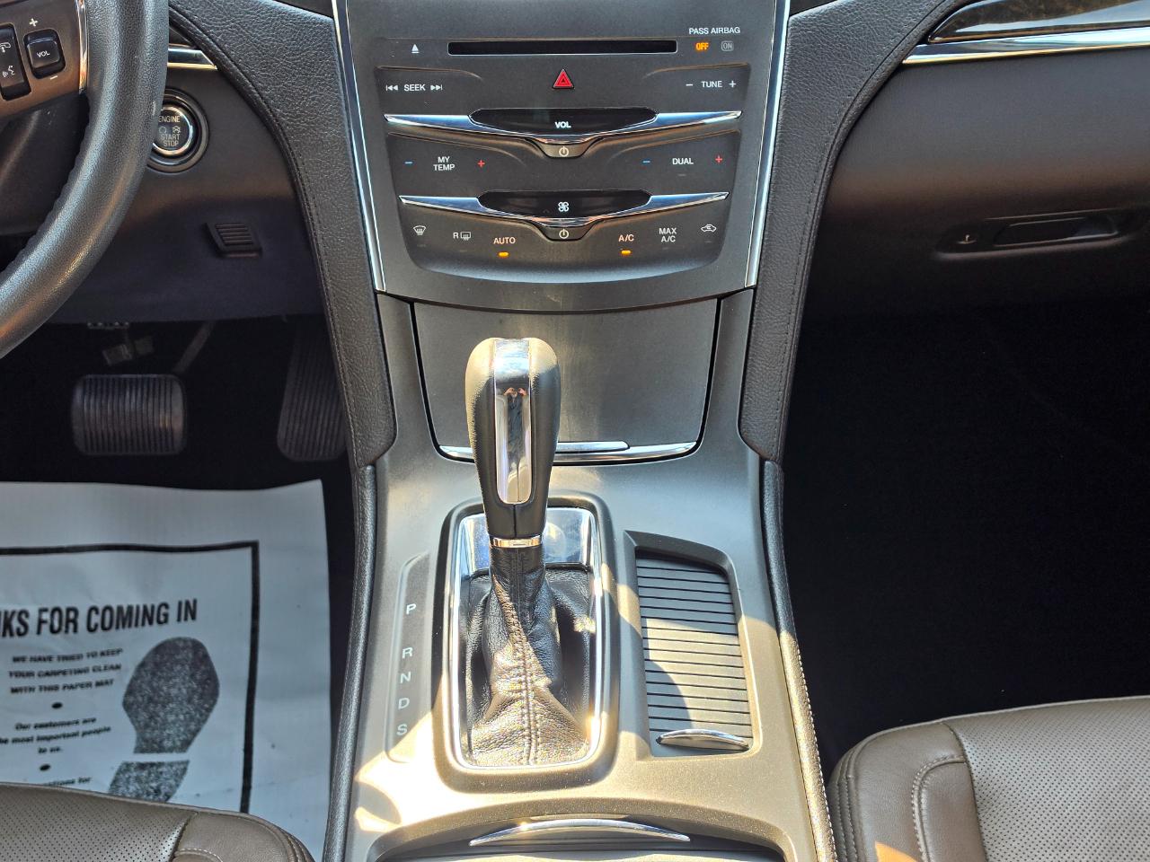Lincoln MKS 4dr Sdn 3.7L FWD 2013