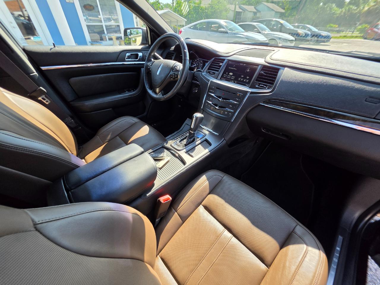 Lincoln MKS 4dr Sdn 3.7L FWD 2013