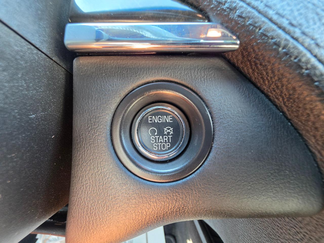 Lincoln MKS 4dr Sdn 3.7L FWD 2013