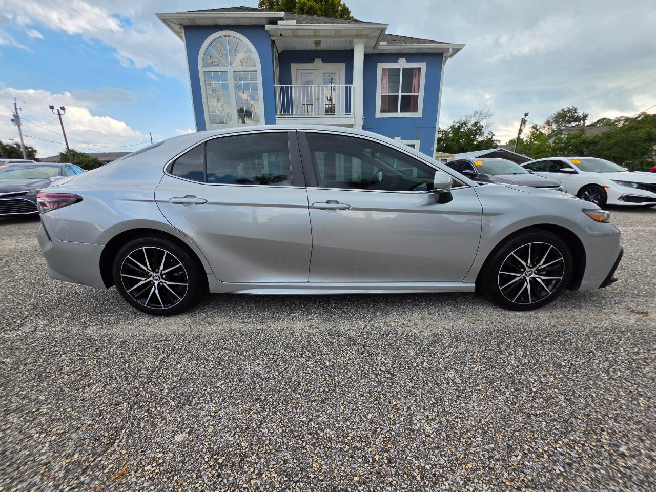 Toyota Camry  2023