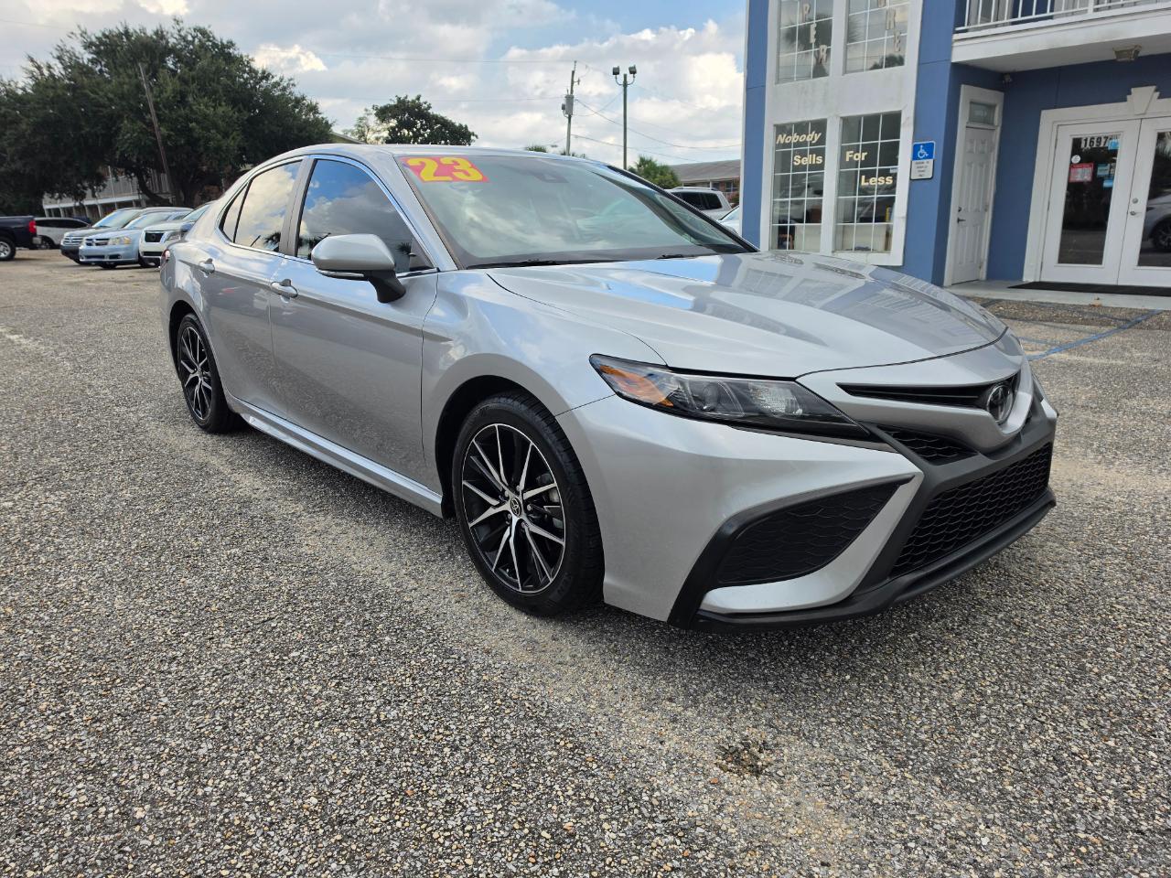 Toyota Camry  2023