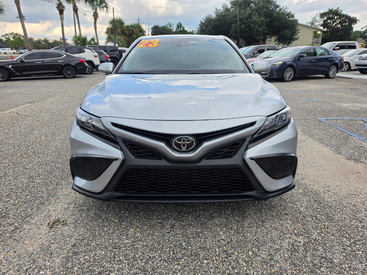 Toyota Camry  2023