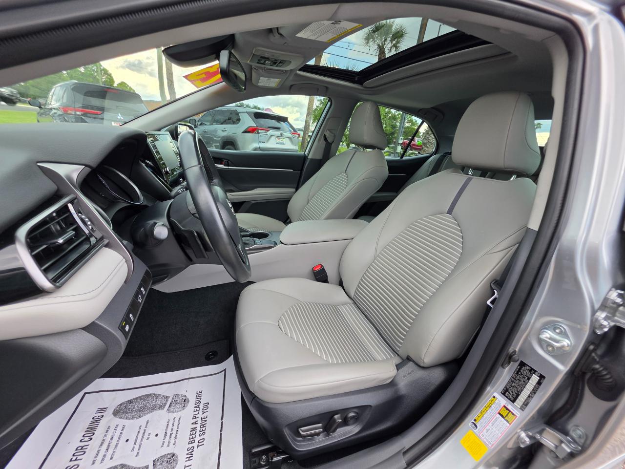 Toyota Camry  2023