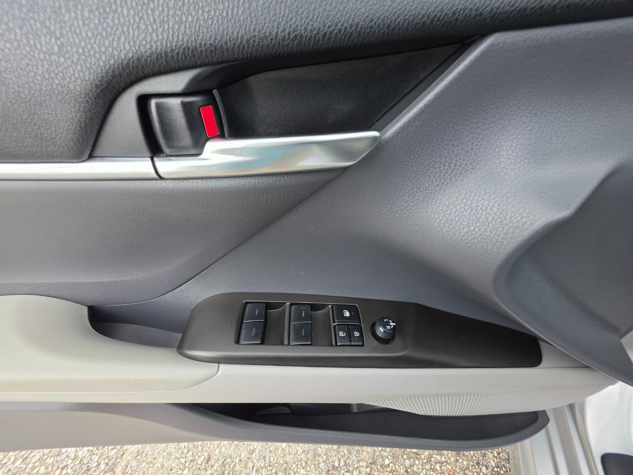 Toyota Camry  2023