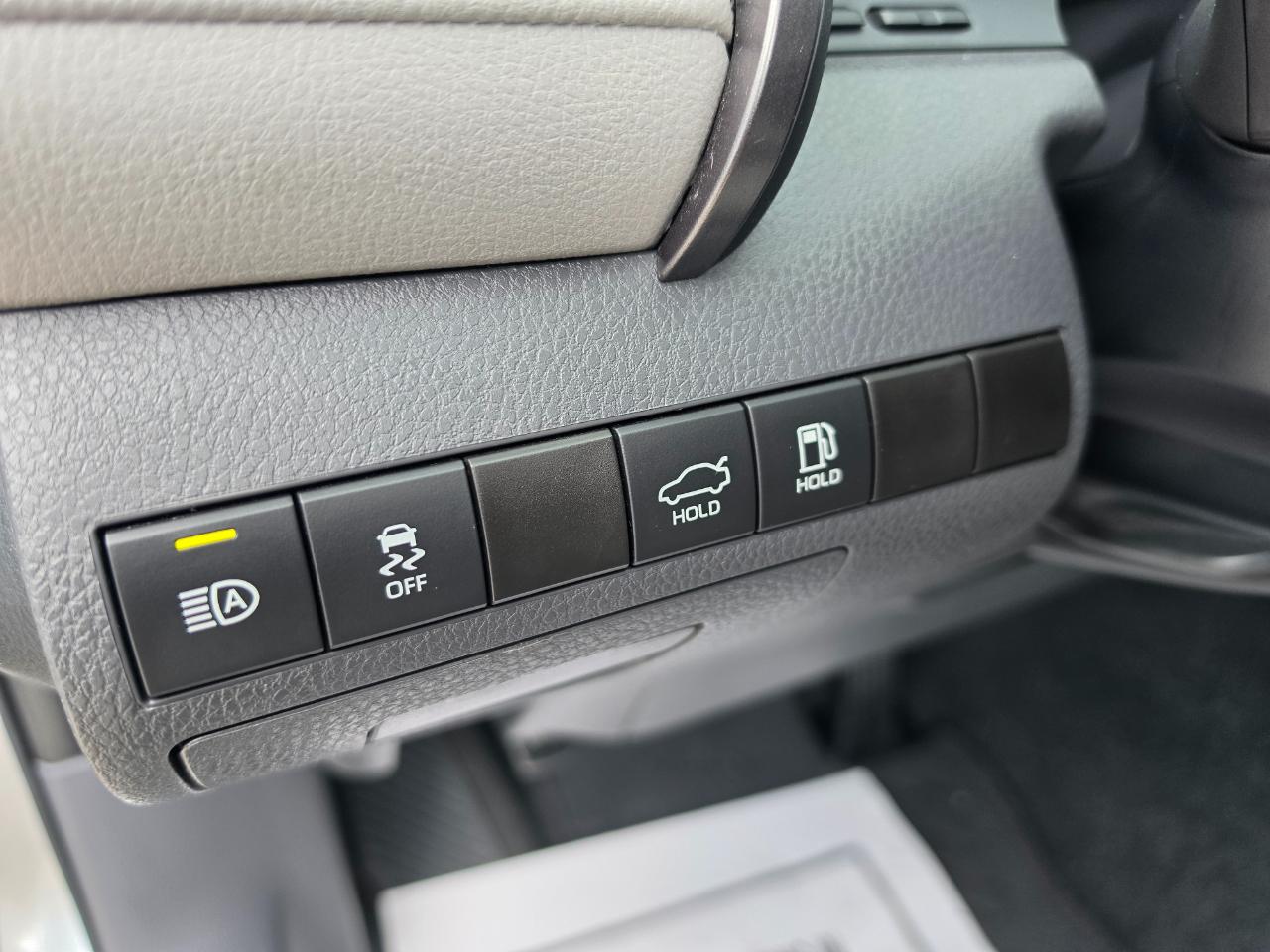 Toyota Camry  2023