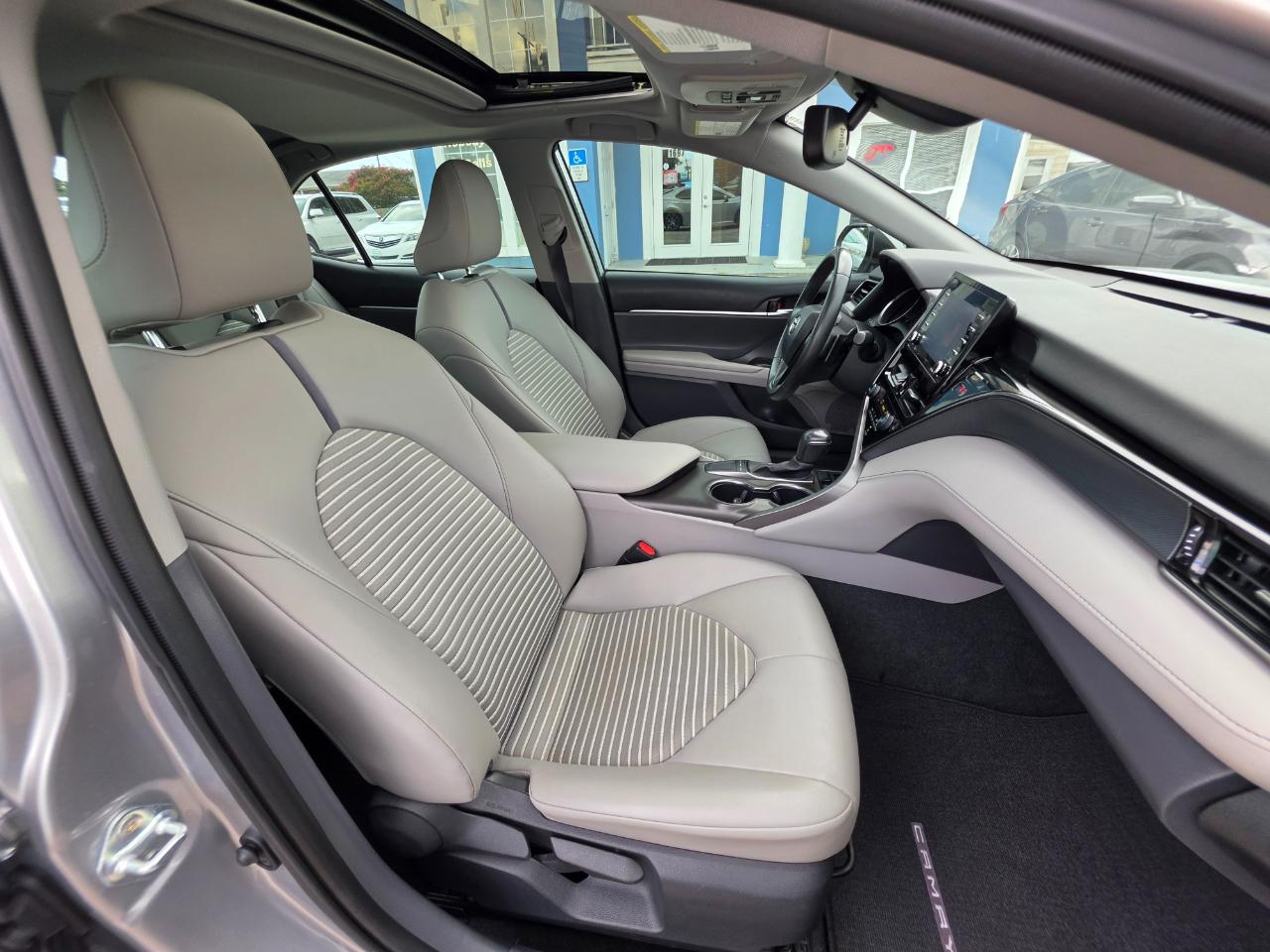 Toyota Camry  2023