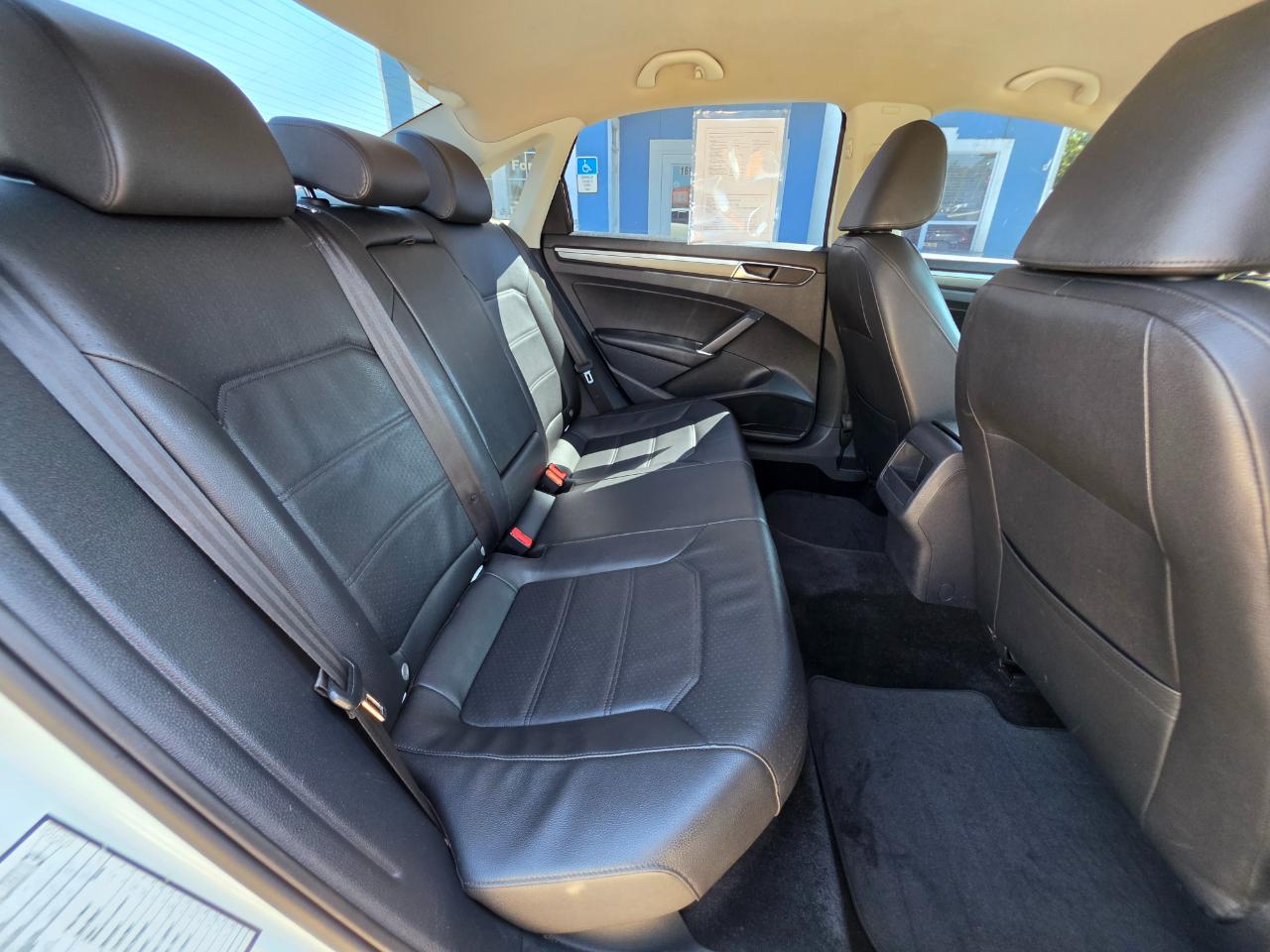 Volkswagen Passat 2.0T R-Line Auto 2018
