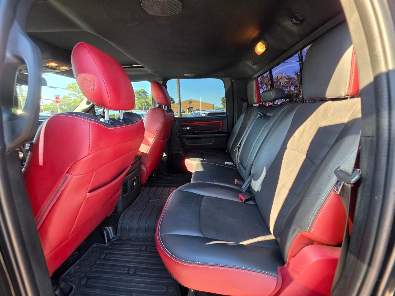 RAM 1500 4WD Crew Cab 140.5" Rebel 2016