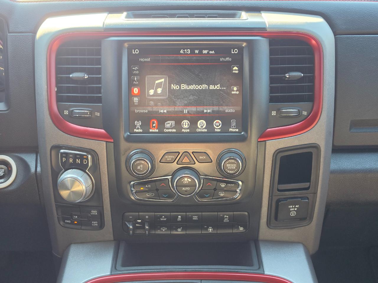 RAM 1500 4WD Crew Cab 140.5" Rebel 2016
