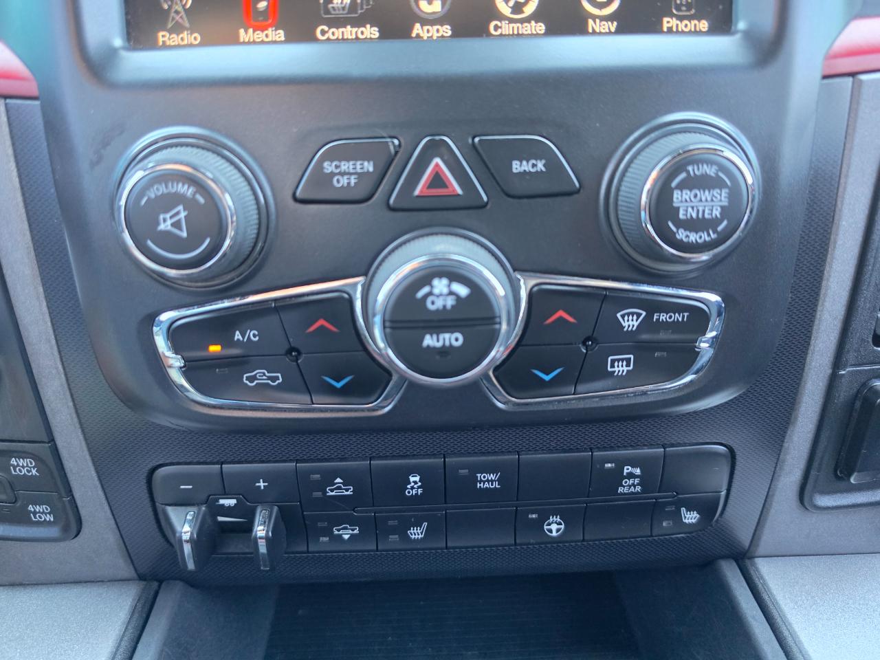 RAM 1500 4WD Crew Cab 140.5" Rebel 2016