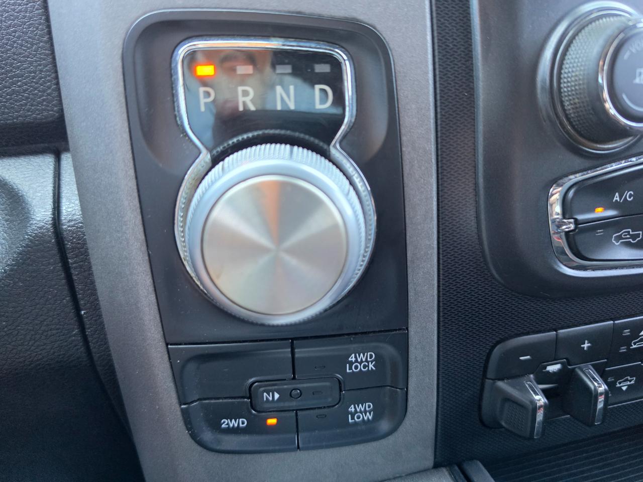 RAM 1500 4WD Crew Cab 140.5" Rebel 2016