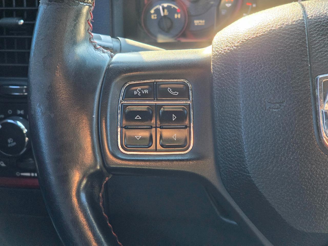 RAM 1500 4WD Crew Cab 140.5" Rebel 2016