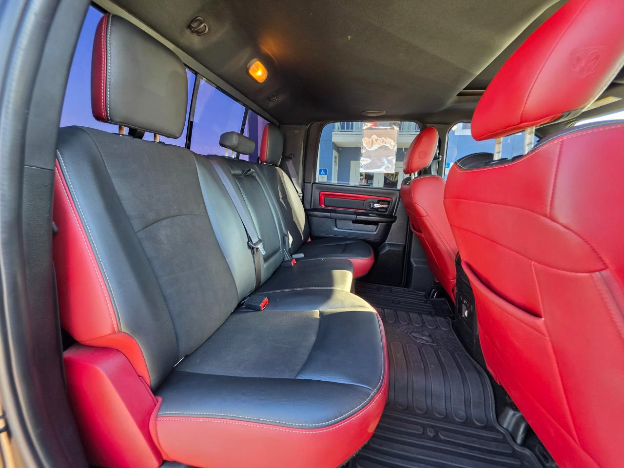 RAM 1500 4WD Crew Cab 140.5" Rebel 2016