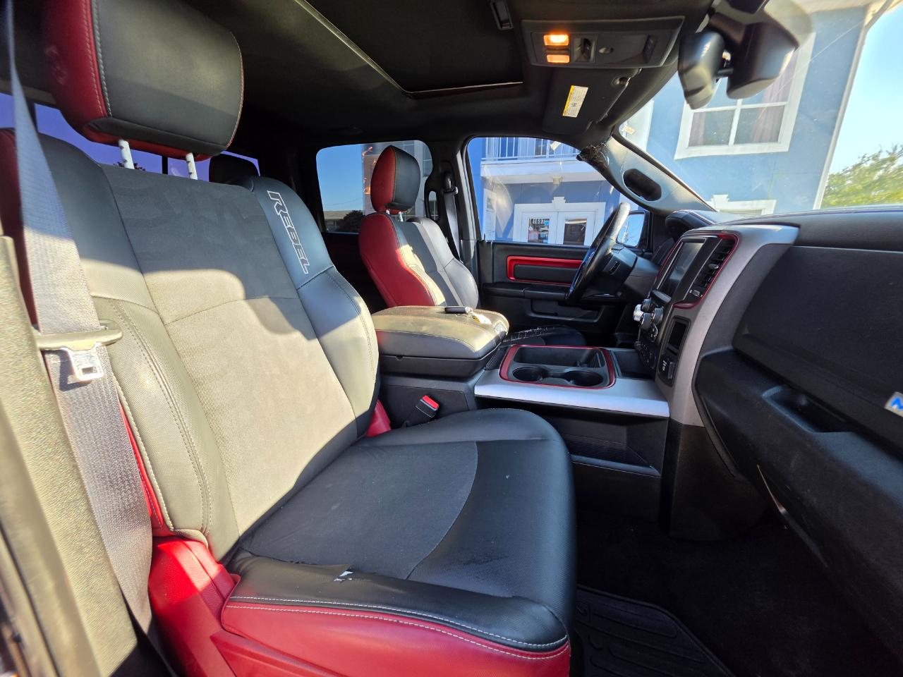 RAM 1500 4WD Crew Cab 140.5" Rebel 2016