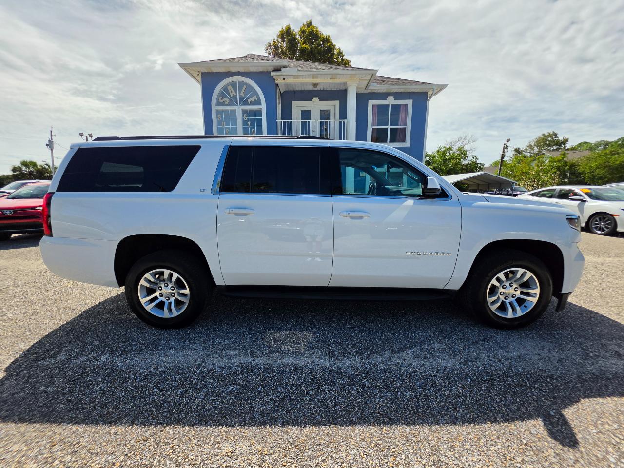 Chevrolet Suburban  2018