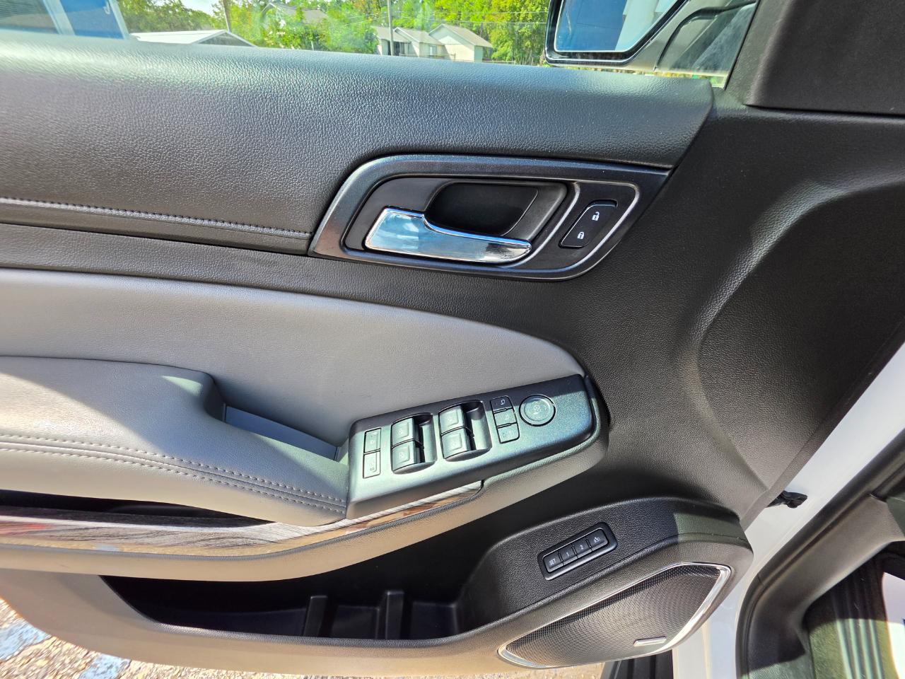 Chevrolet Suburban  2018