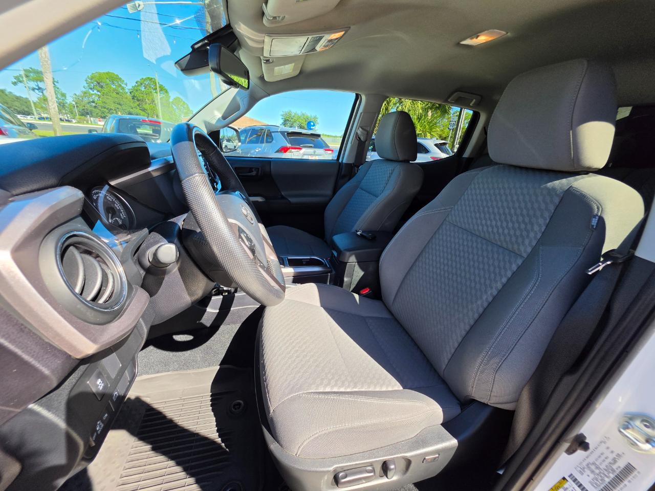 Toyota Tacoma 4WD SR Double Cab 5' Bed V6 AT (Natl) 2023
