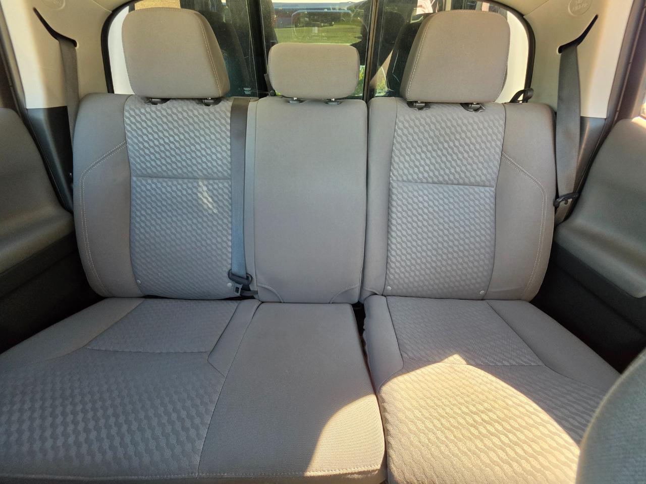 Toyota Tacoma 4WD SR Double Cab 5' Bed V6 AT (Natl) 2023