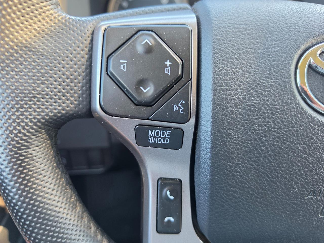 Toyota Tacoma 4WD SR Double Cab 5' Bed V6 AT (Natl) 2023