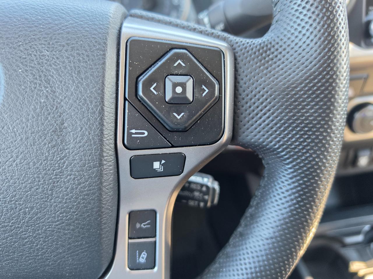 Toyota Tacoma 4WD SR Double Cab 5' Bed V6 AT (Natl) 2023