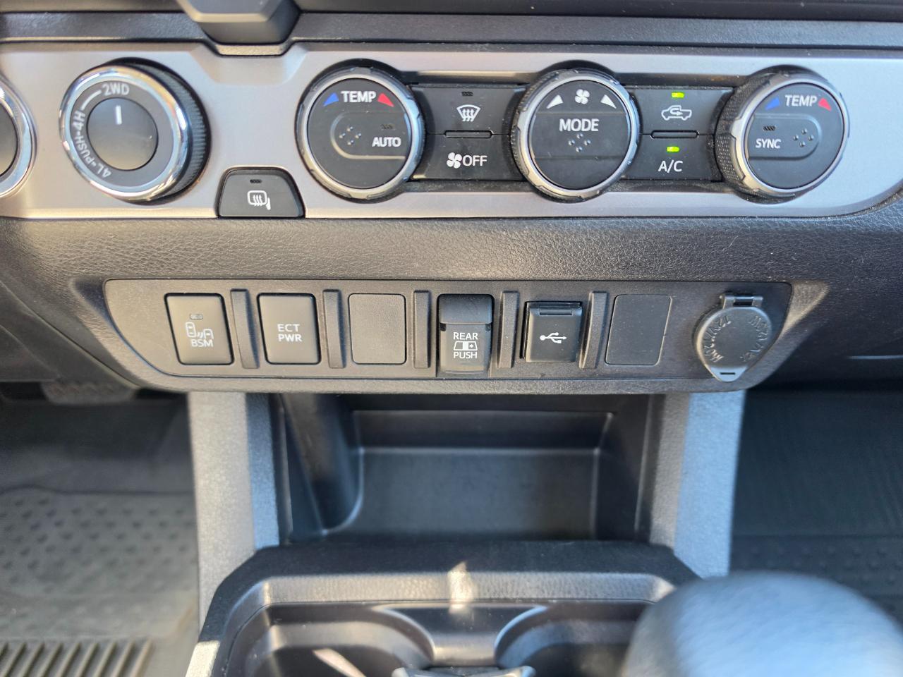 Toyota Tacoma 4WD SR Double Cab 5' Bed V6 AT (Natl) 2023