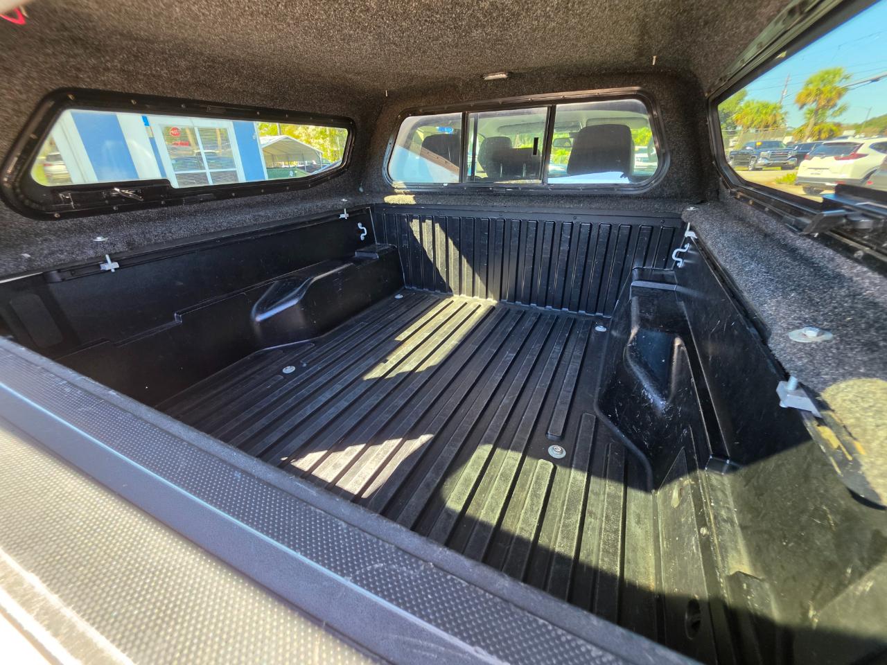 Toyota Tacoma 4WD SR Double Cab 5' Bed V6 AT (Natl) 2023
