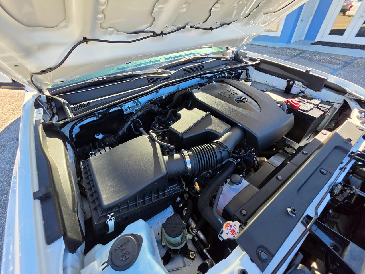 Toyota Tacoma 4WD SR Double Cab 5' Bed V6 AT (Natl) 2023