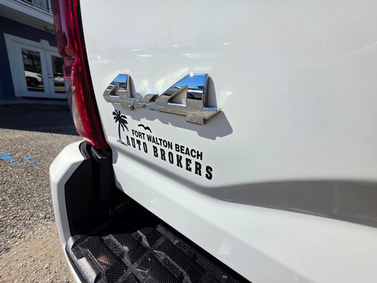 Toyota Tacoma 4WD SR Double Cab 5' Bed V6 AT (Natl) 2023