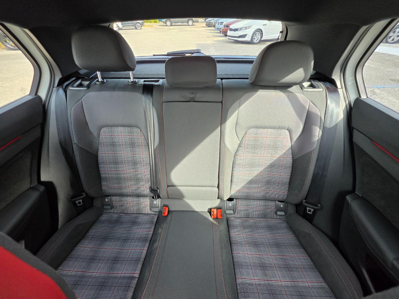 Volkswagen Golf GTI 2.0T S DSG 2025