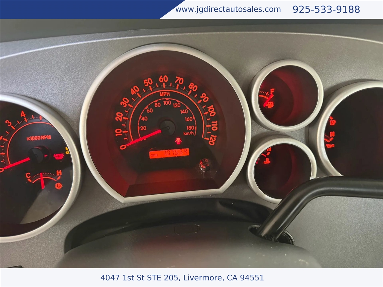 Toyota Tundra Tundra-Grade CrewMax 5.7L 4WD 2011