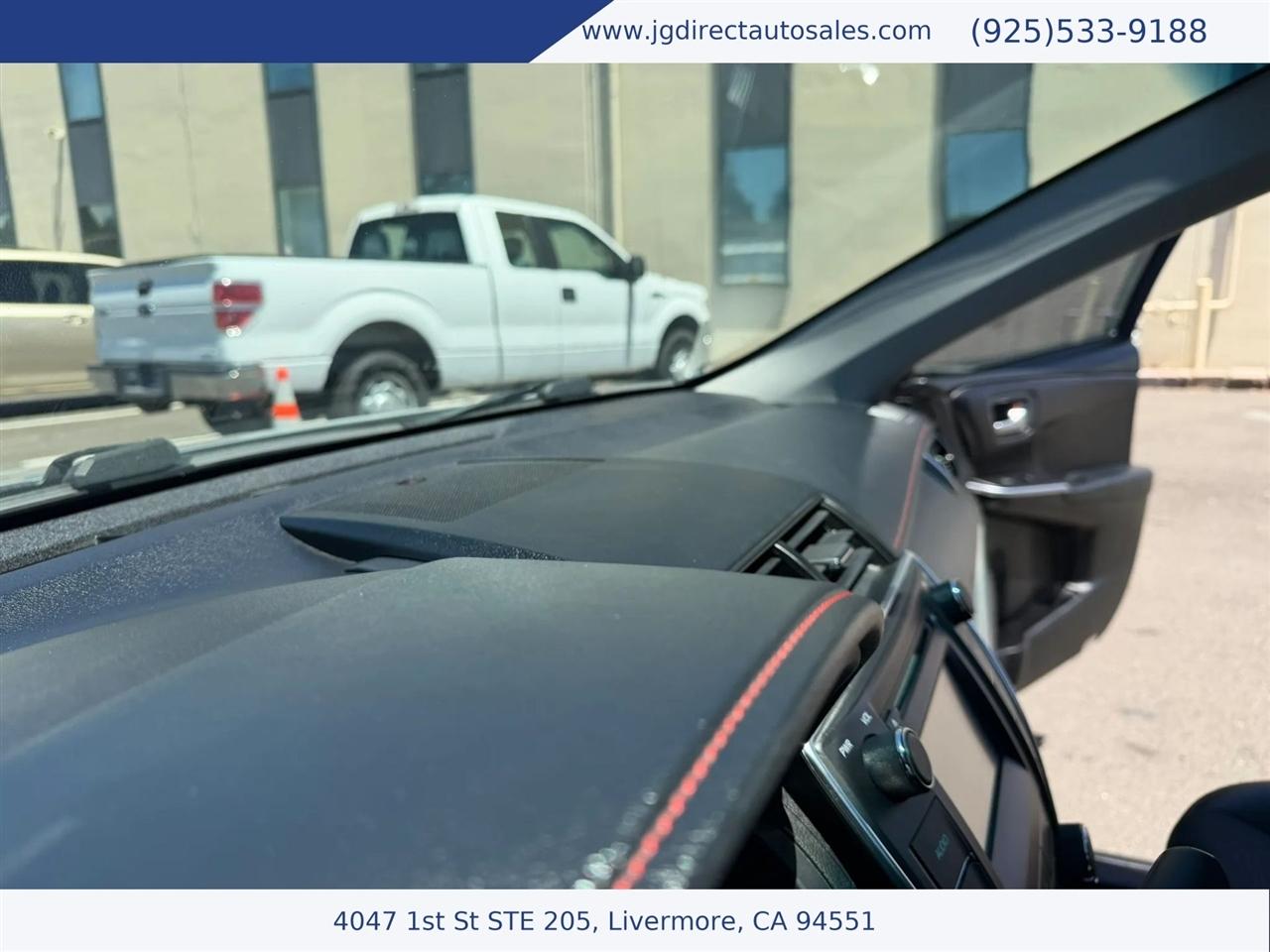 Toyota Camry SE 2017
