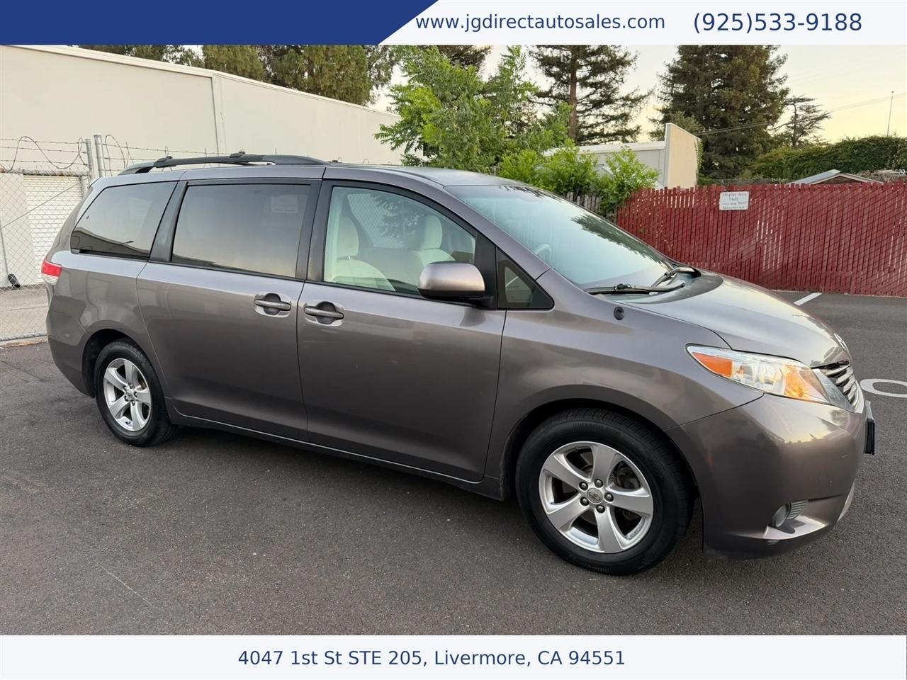 2013 Toyota Sienna LE FWD 8-Passenger V6