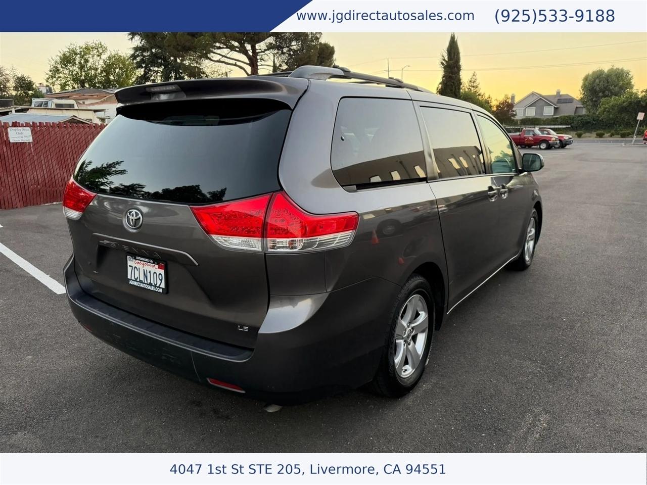 Toyota Sienna LE FWD 8-Passenger V6 2013