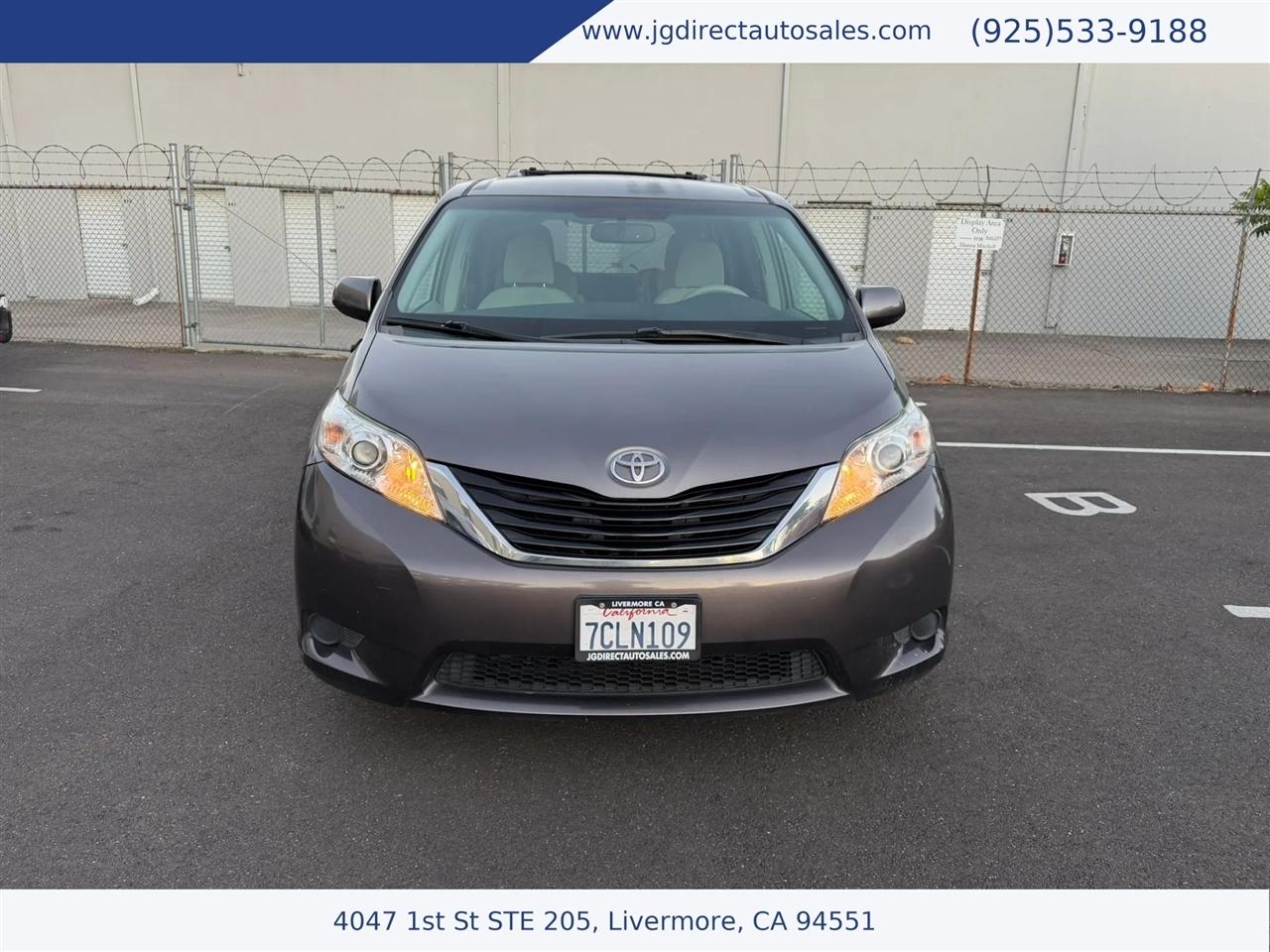 Toyota Sienna LE FWD 8-Passenger V6 2013