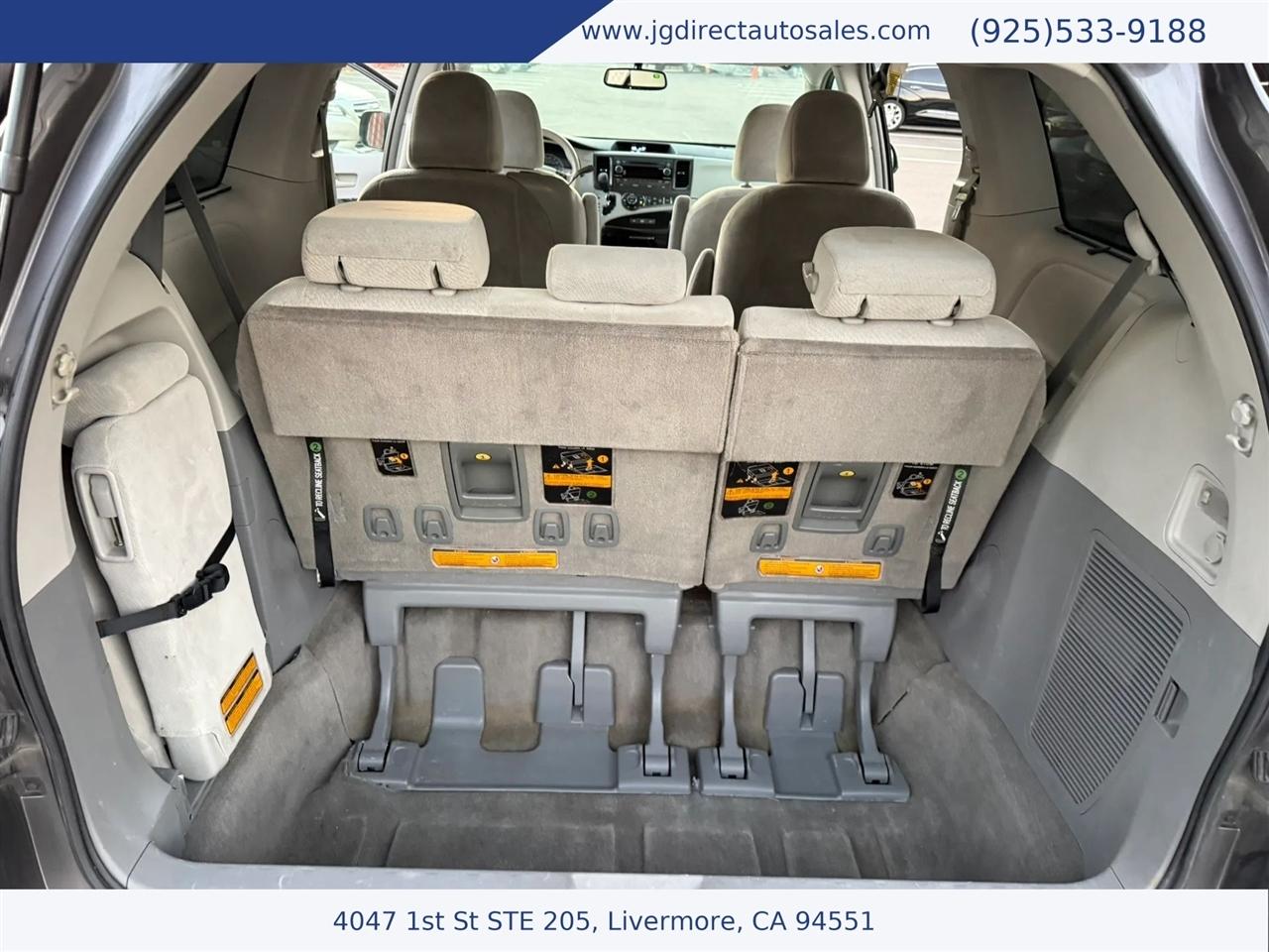 Toyota Sienna LE FWD 8-Passenger V6 2013