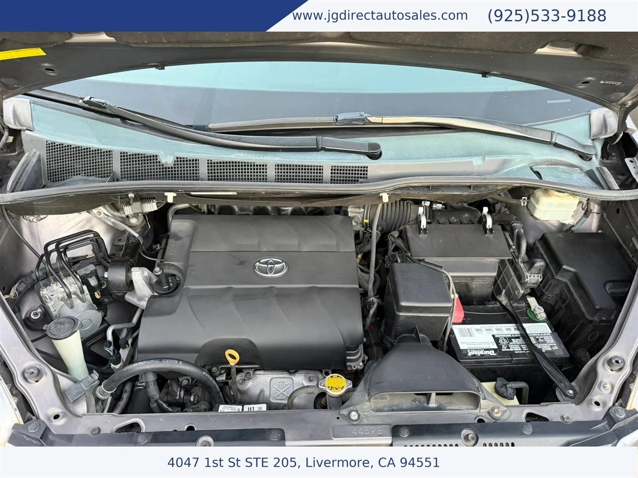 Toyota Sienna LE FWD 8-Passenger V6 2013