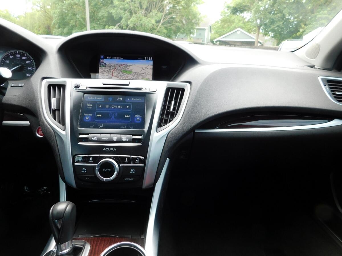 2016 Acura TLX photo 9