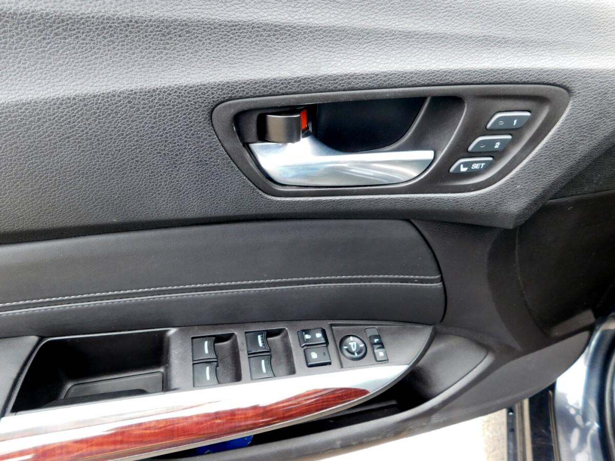 2016 Acura TLX photo 19