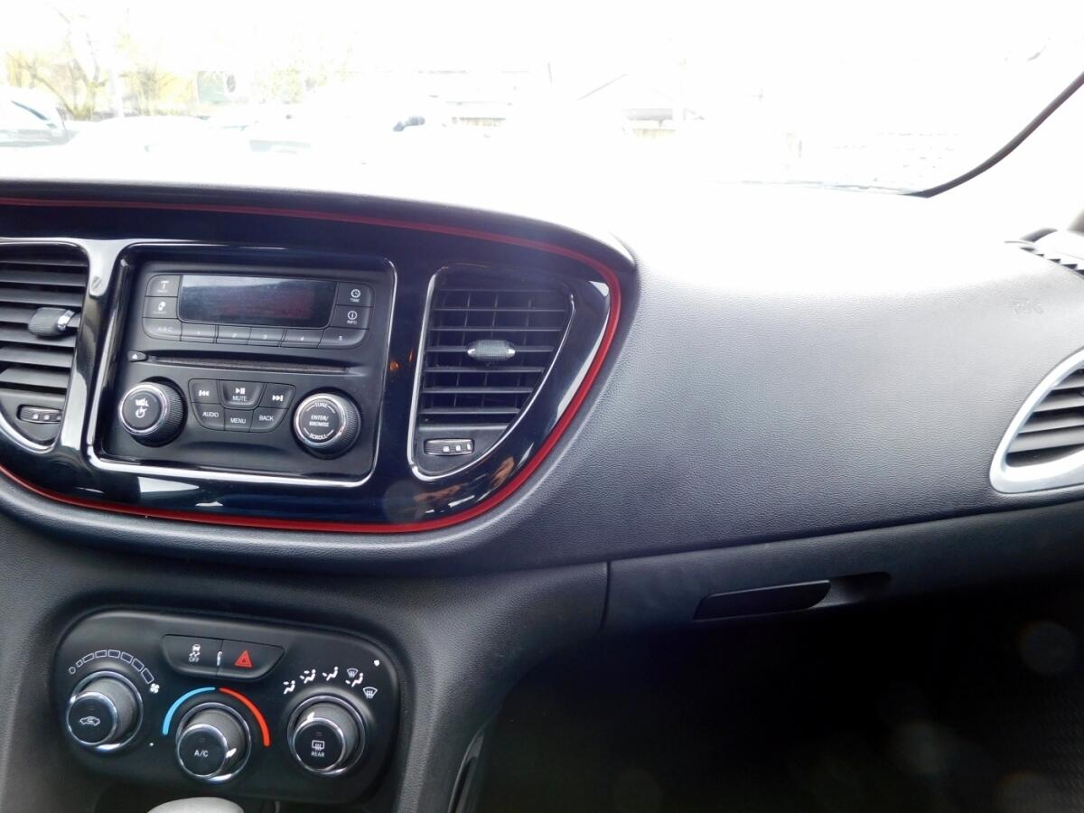 2015 Dodge Dart SXT photo 7